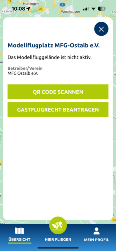 Tippt man ein Modellfluggelände an, kann man zum einen sehen, ob dort bereits Flugbetrieb herrscht und sich als Gastpilot anmelden. Vereinsmitglieder können sich im eigenen Verein direkt ins Flugbuch eintragen und auch die bisherigen Einträge einsehen. Der Vorteil für die Vereine besteht darin, dass kein Flugbuch mehr aus Papier geführt werden muss. Außerdem erfolgt ab einer bestimmten Anzahl an Piloten automatisch ein Hinweis, dass ein Flugleiter festgelegt werden muss, sodass rechtlich stets alles geregelt ist.