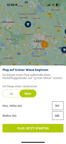 Wer auf der grünen Wiese fliegen möchte, kann mit nur einem Tipp seinen Flug, die Flughöhe und die Antriebsart anmelden. Diese Informationen werden per App über das Verkehrsmanagementsystem (UTM) von Droniq angezeigt. Somit haben Nutzer – manntragend und Modellflug – Kenntnis von Gebieten, in denen Modellflug stattfindet