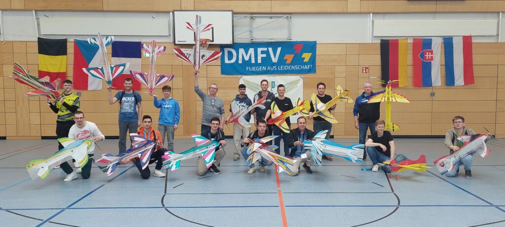 Gruppenbild DM Indoor 2006 F3P Expert